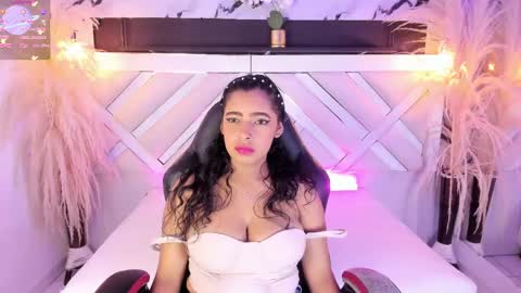 Zoey  online show from May 11, 9:45 pm