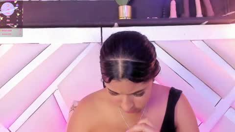 Zoey  online show from May 15, 11:51 pm