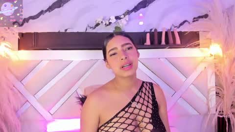 Zoey  online show from May 17, 10:20 pm