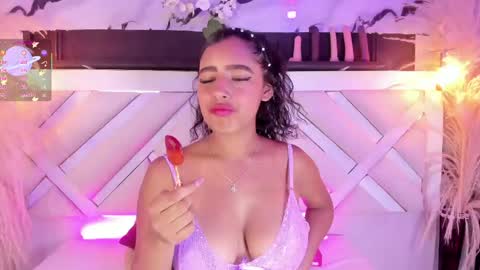 Zoey  online show from May 26, 9:47 pm