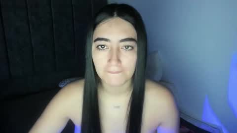 zoe_jones7 online show from October 28, 12:16 am