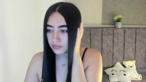 zoe_jones7 online show from December 15, 4:07 am