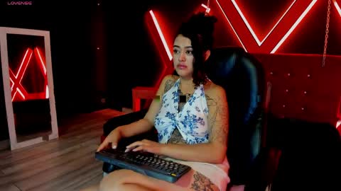 zoe  online show from April 8, 4:47 am