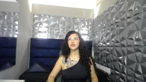 zoe  online show from March 19, 4:11 pm