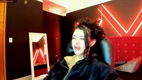 zoe  online show from May 21, 3:59 am