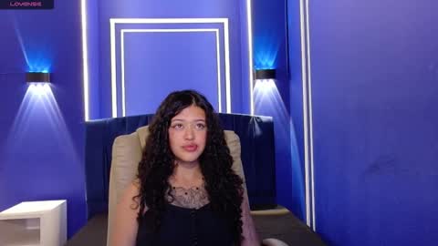 zoe  online show from March 18, 4:39 am