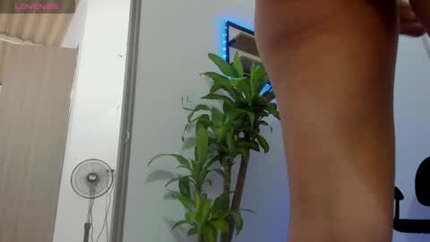 zoe_maddison19 online show from December 19, 9:40 pm