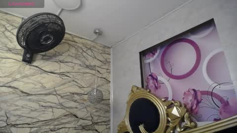 Zoe online show from April 1, 1:41 pm