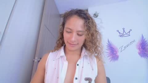 zoe online show from May 10, 12:02 am