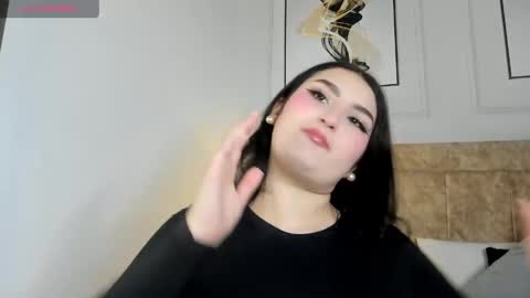 zoe_moon__ online show from May 13, 11:49 am