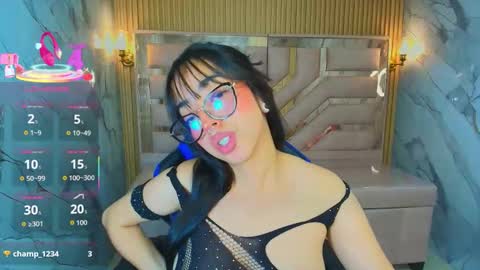 Zoe  online show from December 20, 3:43 am