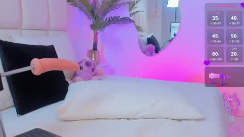 Zoe online show from May 6, 6:45 pm