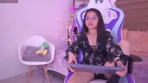 Zoe  online show from September 10, 7:14 pm