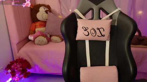 zoe_sullivan_ online show from May 14, 9:15 am