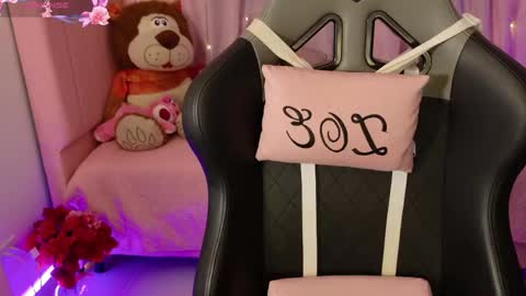 zoe_sullivan_ online show from May 16, 9:34 am