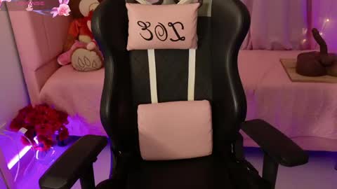 zoe_sullivan_ online show from May 22, 9:29 am