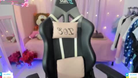 zoe_sullivan_ online show from March 2, 9:16 am