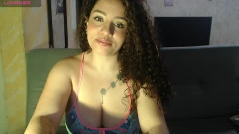 zoe tai online show from May 26, 7:29 am