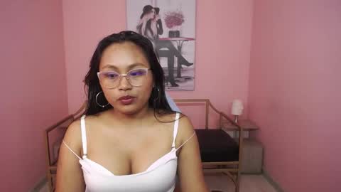 zoe_vega1 online show from April 14, 7:58 pm