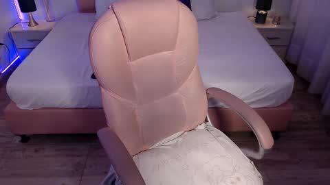 zoe online show from March 6, 7:58 am