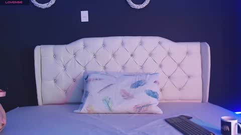 zoe online show from December 16, 11:55 am