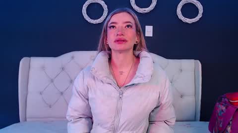 zoe online show from January 3, 11:35 am