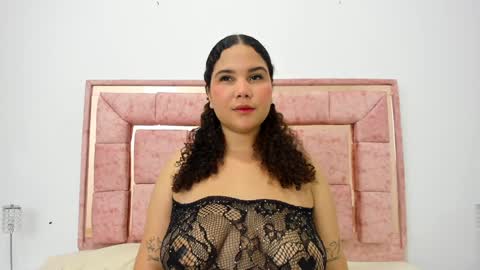 zoee online show from December 11, 3:13 am