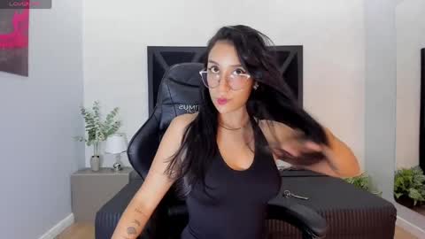 Zoe 3 online show from May 11, 5:54 pm