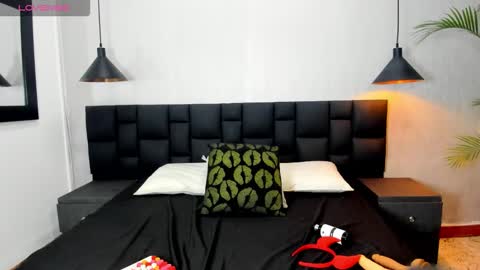 Zoe online show from March 25, 2:20 pm