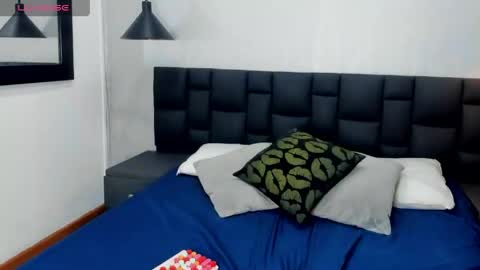 Zoe online show from April 9, 2:00 pm