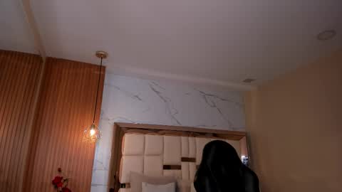 Zoes online show from February 24, 11:20 am