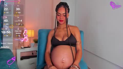Snapshot of zoesantanna_ chatting on October 24, 9:11 pm Zoe Santana online show from October 24, 9:11 pm