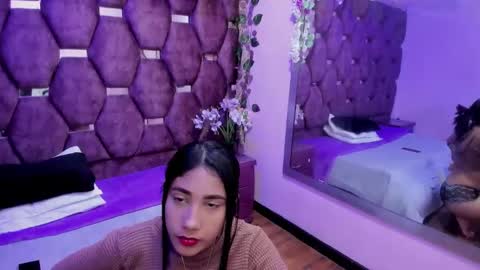zoesmiitt online show from May 23, 12:47 pm