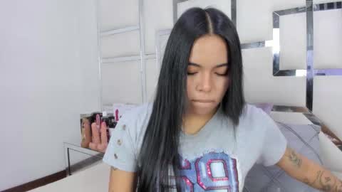 ZoeSwam online show from May 19, 1:07 pm