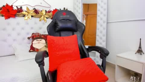 zoeth_ruiz online show from December 15, 1:22 pm