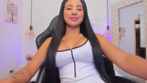zoeth_ruiz online show from February 17, 12:27 pm