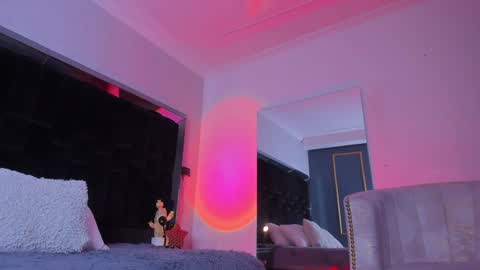 zoevidal_ online show from January 25, 11:46 am