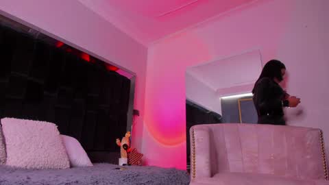 zoevidal_ online show from January 9, 11:58 am