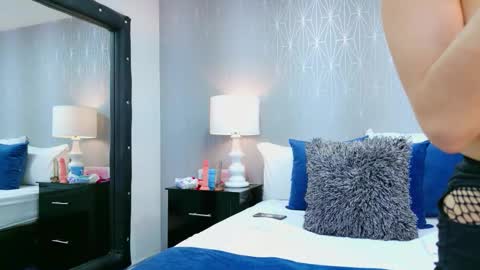 ZoeWilliis online show from February 7, 2:43 pm