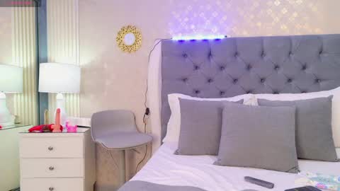 ZoeWilliis online show from April 28, 12:42 pm