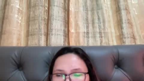 zoey_foryou online show from April 3, 2:15 pm