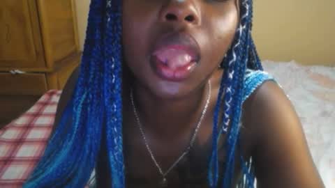 Zooe online show from February 10, 4:04 pm