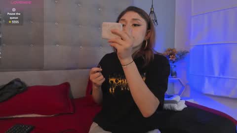 Snapshot of zowi_hottiee chatting on December 4, 2:31 am cintya kors online show from December 4, 2:31 am