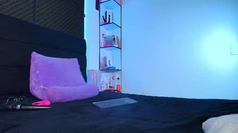 zpzphot online show from February 4, 11:08 pm