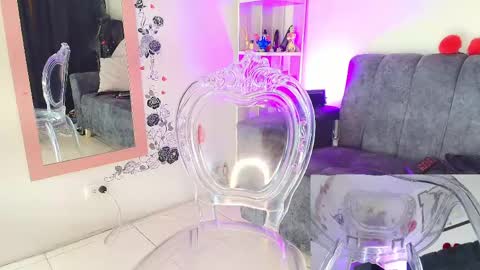 zully_green online show from May 19, 1:56 am