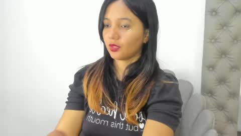 Im Zusan My schedule is from 1030pm to 430 am colombian time online show from May 26, 3:28 am