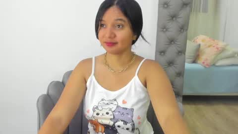 Im Zusan My schedule is from 1030pm to 430 am colombian time online show from May 12, 3:04 am