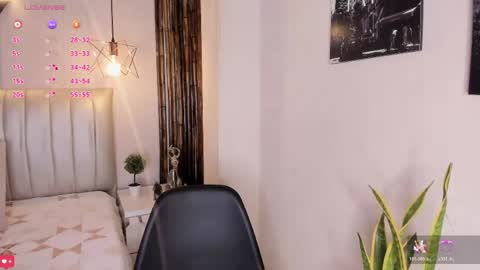 Zara online show from May 6, 7:40 pm