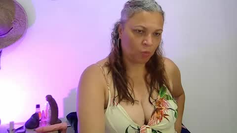 Zyra Vex online show from April 1, 1:41 pm