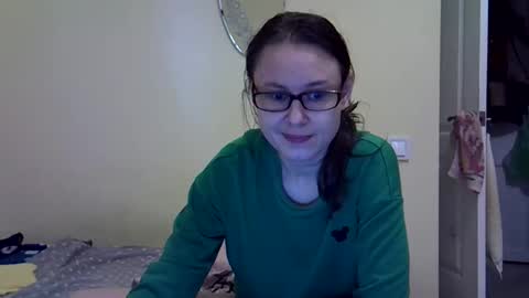 Zyuhre online show from September 18, 1:42 pm